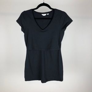 Black Thyme Maternity nursing t-shirt